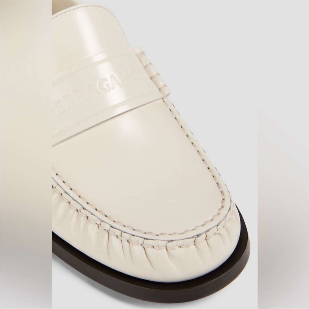 New in Box Ferragamo Irina Cream Loafers - Picture 4 of 7